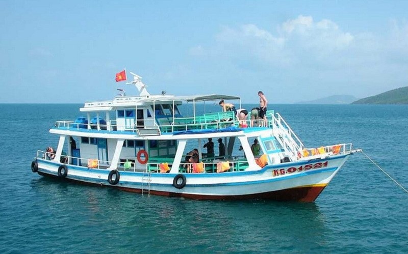 Thuê tàu gỗ Nha Trang