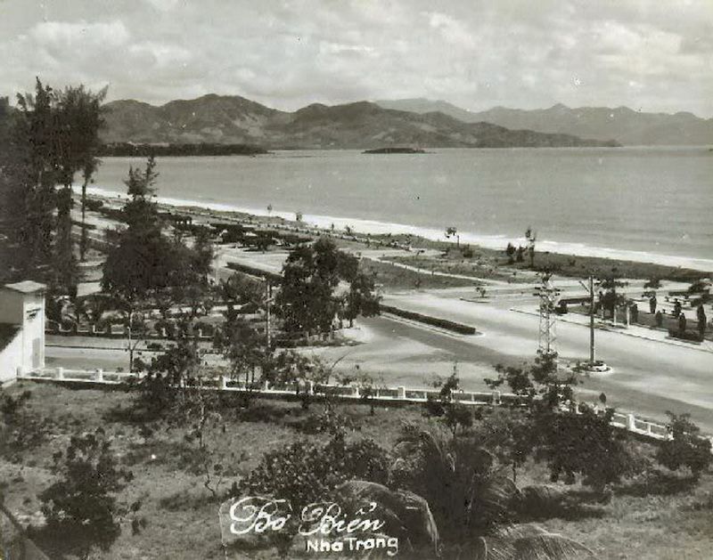 Bờ biển Nha Trang năm 1965